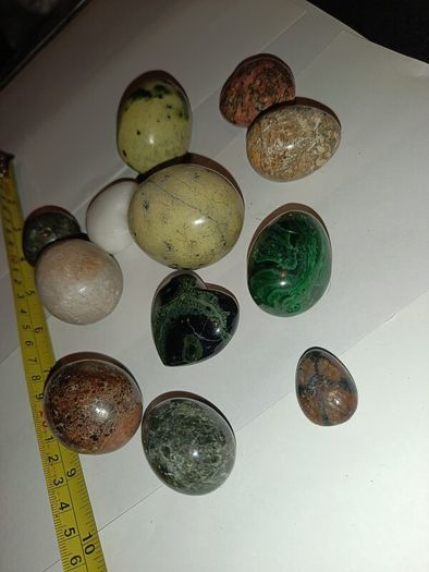 Various mineral eggs and shapes