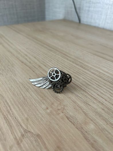 Handmade steampunk sizeable ring