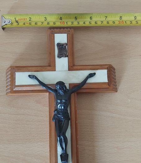 Vintage Italian made 'Last Rites' hardwood wall Crucifix 13" tall FREEPOST