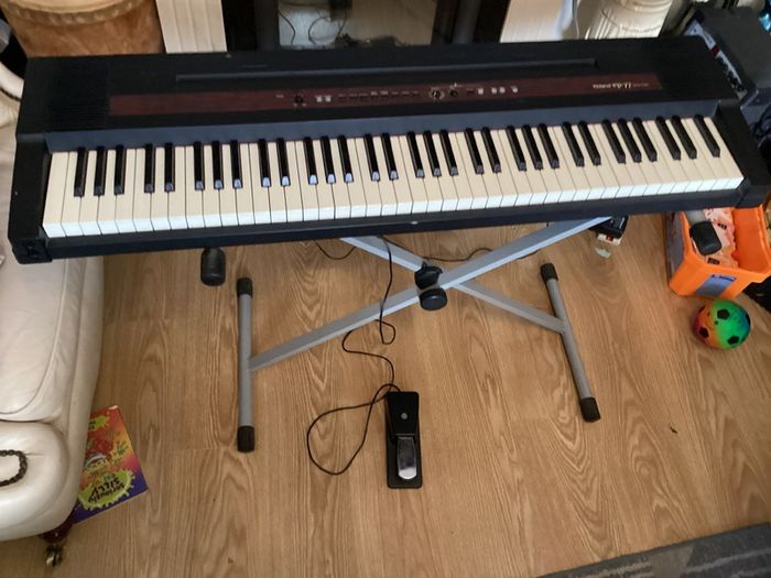 Roland Digital keyboard Piano (76 weight keys) in good condition