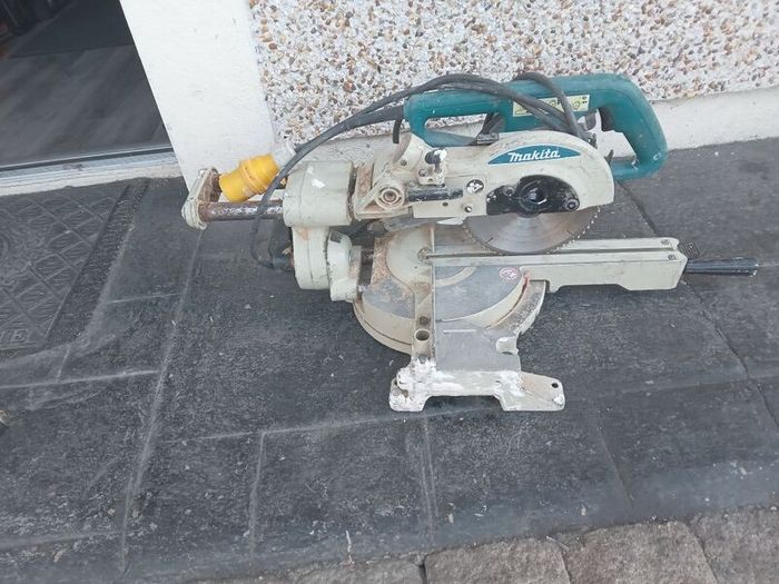 Makita LS0714 sliding mitre saw