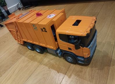 Bruder bin lorry