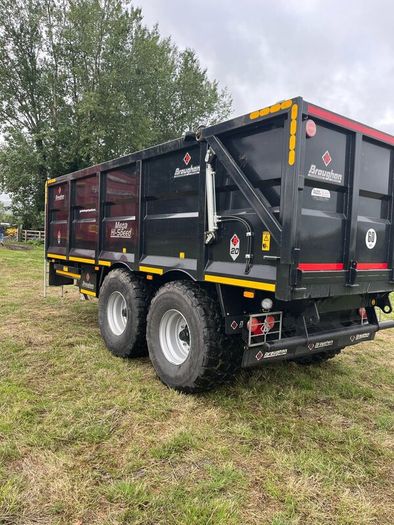 Broughan 20ft root crop trailer