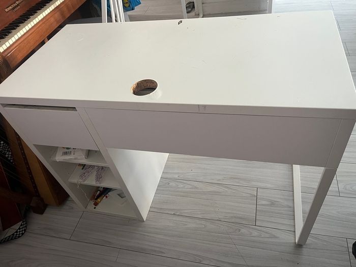 desk