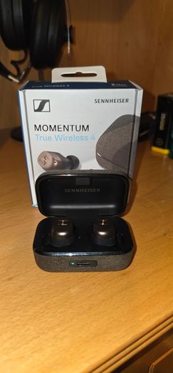 Seinnheiser Momentum TW 4 earbuds