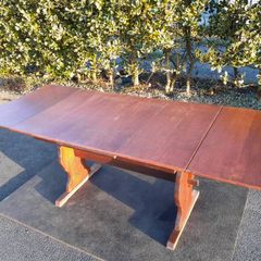 Dining room table (Antique)