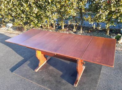 Dining room table (Antique)