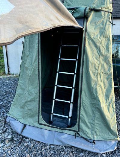 Thule Roof Tent with annex and roof bars for Defender