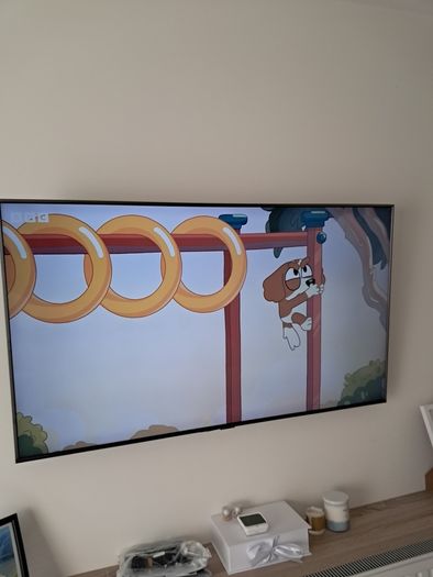 Samsung 50" 4K UHD Smart TV - Fully Functional - Minor Damage