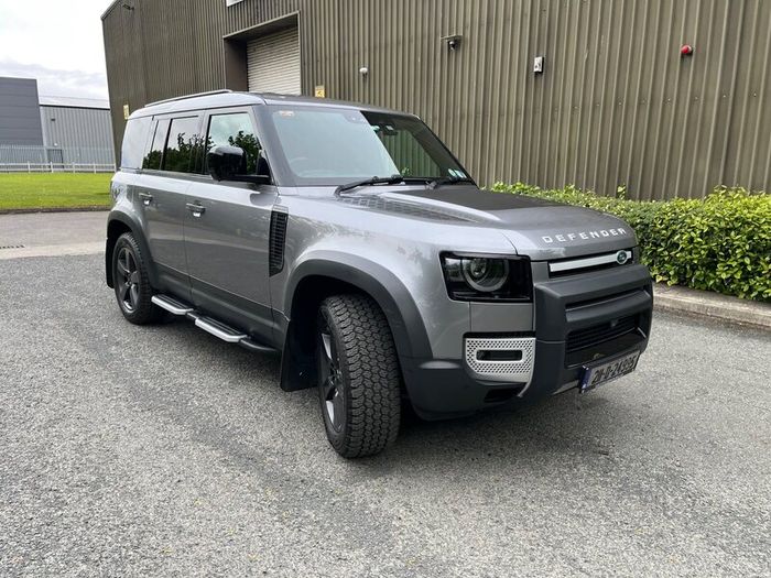 Land Rover Defender 2021