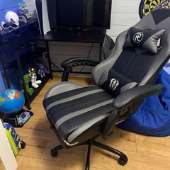 ps5 and gaming table