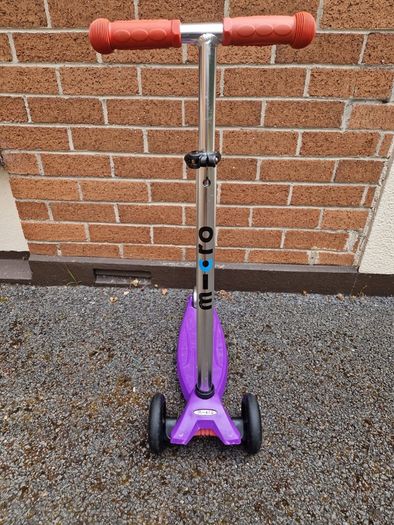 Micro Maxi Deluxe Scooter Purple