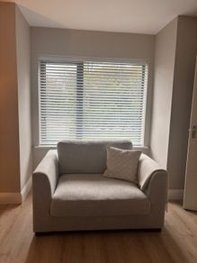 Snuggler Sofa - Diamond Furniture (Rachel)