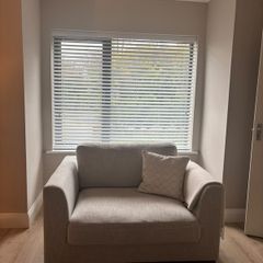 Snuggler Sofa - Diamond Furniture (Rachel)