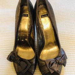 Metallic heels and bag