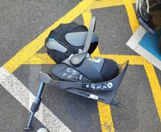 Cybex Z2 car seat and 360 base