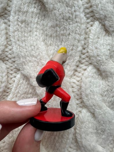 Mr Incredible Disney Pixar The Incredibles 2 Mini Blind Figure JAKKS CAKE TOPPER Used Pleaase  look at the pictures
