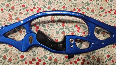Right Handed Hoyt Recurve Archery Eclipse Riser -  Mettalic Blue