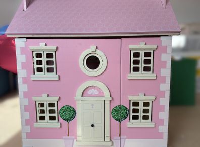 Le Toy Van Bay Tree Dolls House with furniture