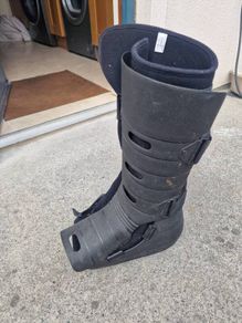 Leg support boot
