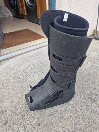 Leg support boot