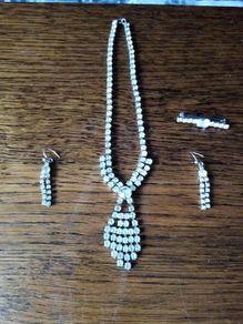 vintage. necklace  / earrings/ brooch   set