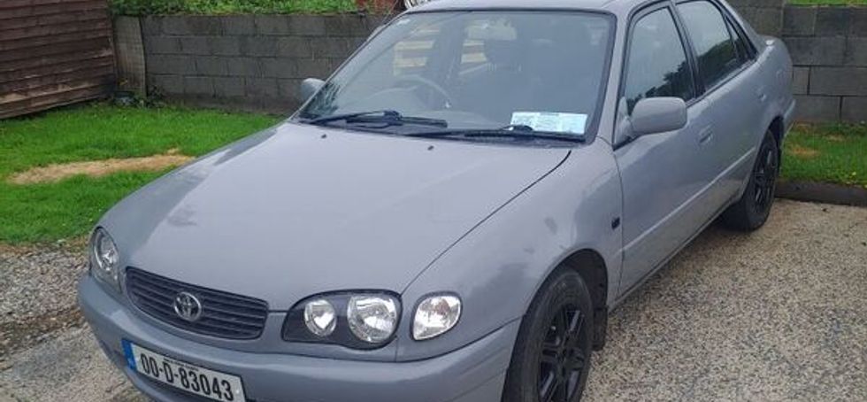 2000 Toyota Corolla