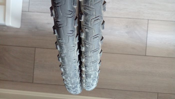 Bicycle tyre