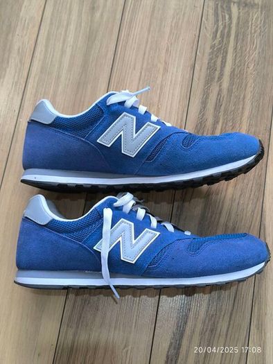 New Balance 373