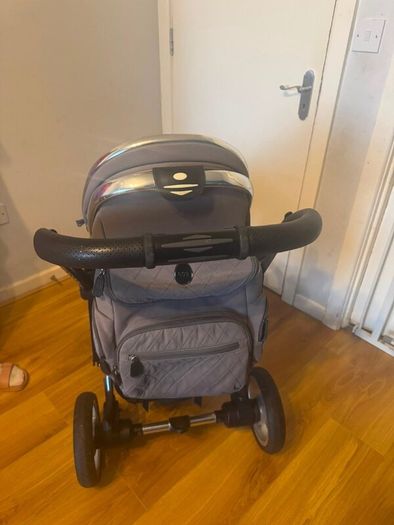 Egg Stroller, Bassinet and Car Seat