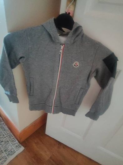 Moncler genuine boy's grey hoodie size 8A 130 cm Postage included