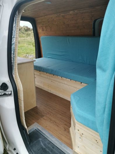 Cosy Volkswagen Caddy Maxi Camper