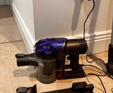Dyson cordless for parts/repair