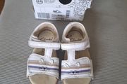Clarks girl sandles 5.5G