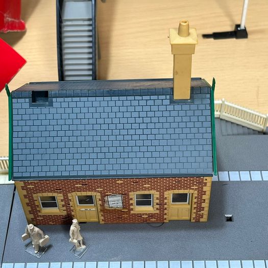 Hornby Branch Line Station OO Gauge Scale R.591 Boxed + Bridge + Extras