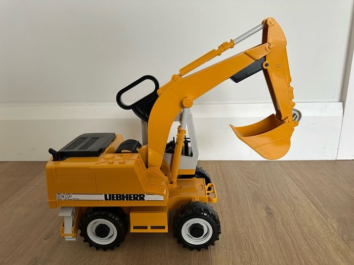 Bruder 1:16 Liebherr Excavator 02426