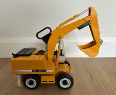 Bruder 1:16 Liebherr Excavator 02426