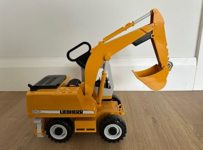Bruder 1:16 Liebherr Excavator 02426