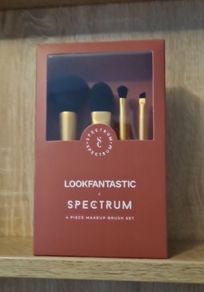 SPECTRUM 4 piece makeup brush set. Sealed box