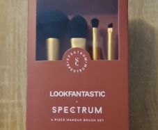 SPECTRUM 4 piece makeup brush set. Sealed box