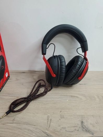 HyperX Cloud III Wireless Gaming Headset - Excellent Condition