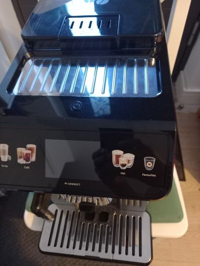 Delonghi Eletta Explore ECAM450.86.T Smart Bean to Cup Coffee Machine