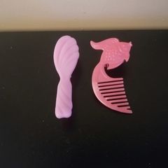 Mini doll hair brushes