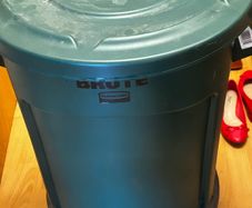 Brute Bin 75 litre with castor