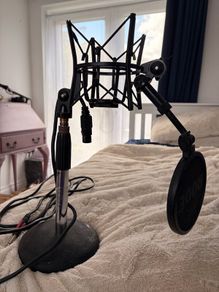 RODE (Mic) shock-mount with shield + stand + cable