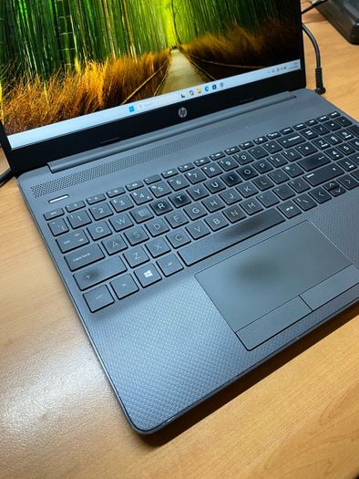 HP Laptop i5 pro 10gen 8/256 windows 11