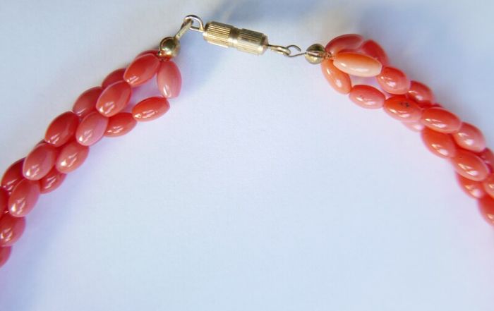 Vintage Red and Black Corals length 23,5"