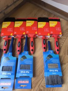 Paint brushes