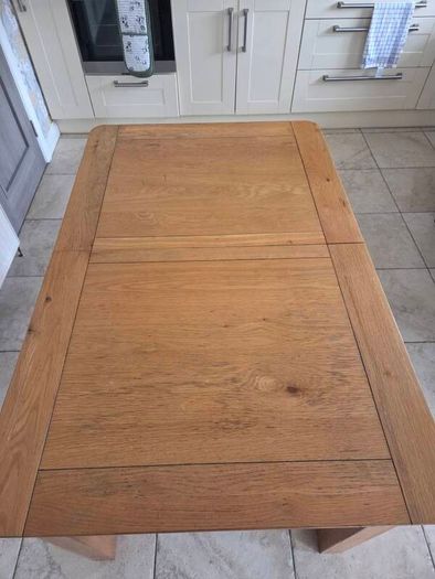 Dining Table & 6 Chairs