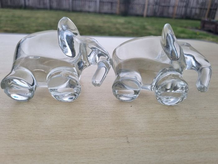 Vintage crystal elephant from Art Vannes
